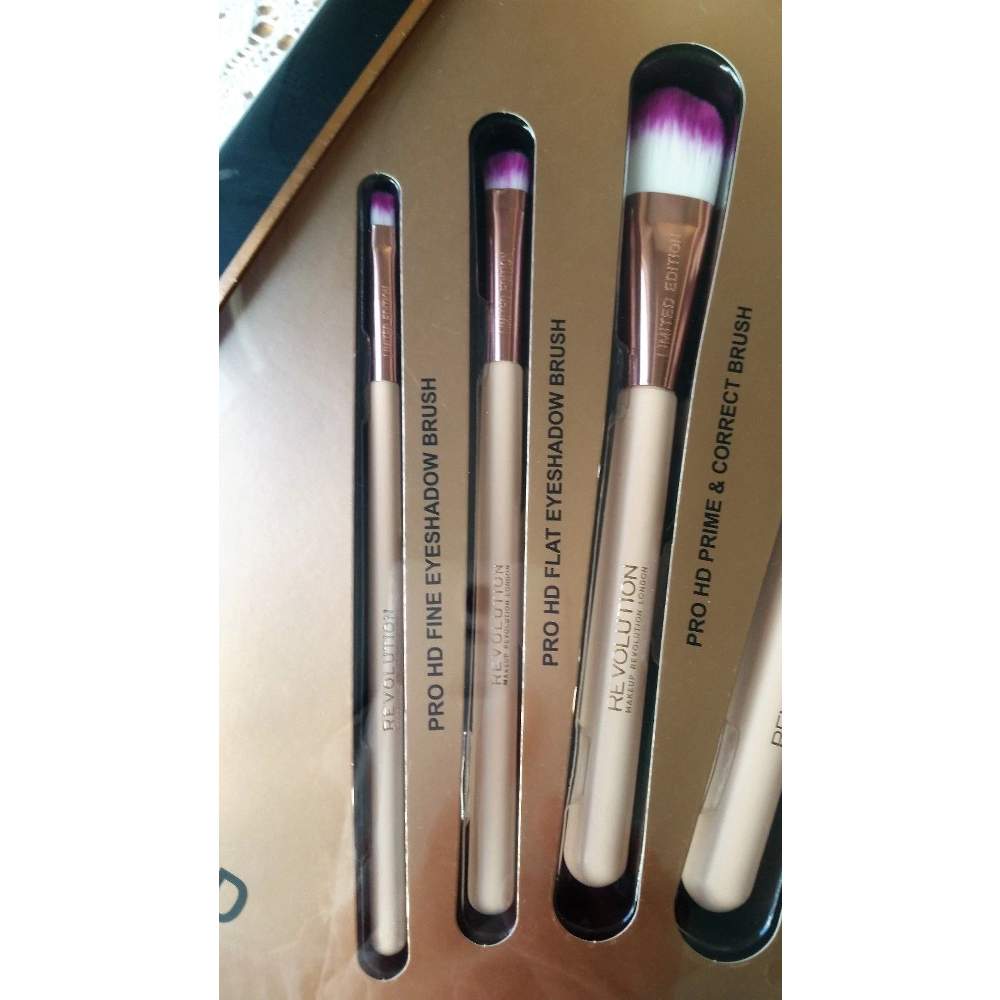 Makeup Revolution London Ultimate Nudes Professional Brush Set (Limited Edition) Superdrug - Image 6